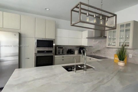 Touwnhouse à louer à Doral, Floride: 4 chambres, 171.87 m2 № 2045243 - photo 17