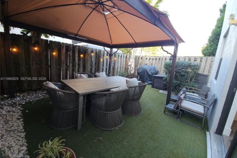 Touwnhouse à louer à Doral, Floride: 4 chambres, 171.87 m2 № 2045243 - photo 23