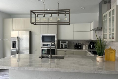 Touwnhouse à louer à Doral, Floride: 4 chambres, 171.87 m2 № 2045243 - photo 16