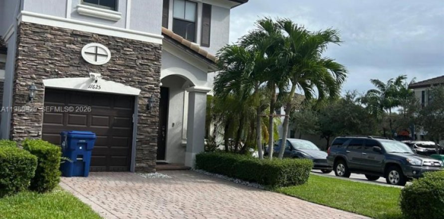 Touwnhouse à Doral, Floride 4 chambres, 171.87 m2 № 2045243