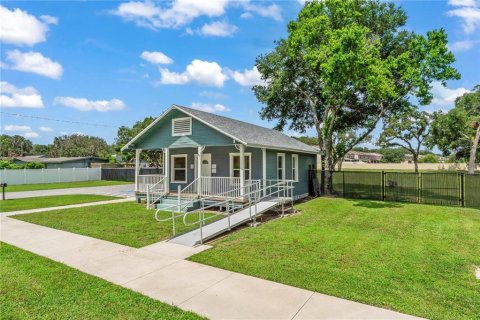 Propiedad comercial en venta en Brandon, Florida, 64.66 m2 № 1673845 - foto 3