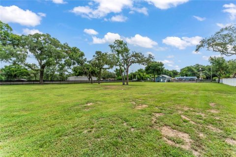Propiedad comercial en venta en Brandon, Florida, 64.66 m2 № 1673845 - foto 18