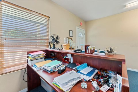 Propiedad comercial en venta en Brandon, Florida, 64.66 m2 № 1673845 - foto 9