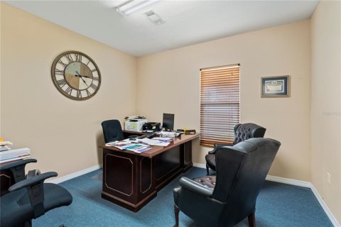 Propiedad comercial en venta en Brandon, Florida, 64.66 m2 № 1673845 - foto 8