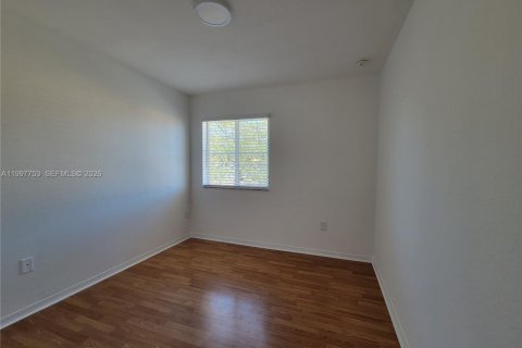 Townhouse in Miramar, Florida 3 bedrooms, 139.63 sq.m. № 2266186 - photo 12