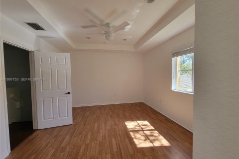 Townhouse in Miramar, Florida 3 bedrooms, 139.63 sq.m. № 2266186 - photo 8