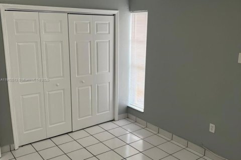 Villa ou maison à louer à Hialeah, Floride: 3 chambres, 260.5 m2 № 1957321 - photo 21