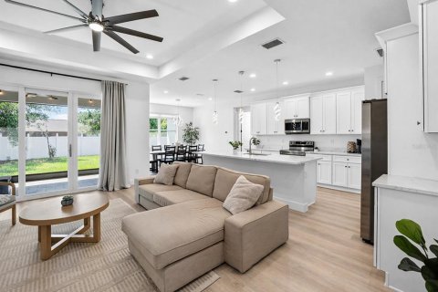 House in North Port, Florida 3 bedrooms, 169.64 sq.m. № 2231804 - photo 9
