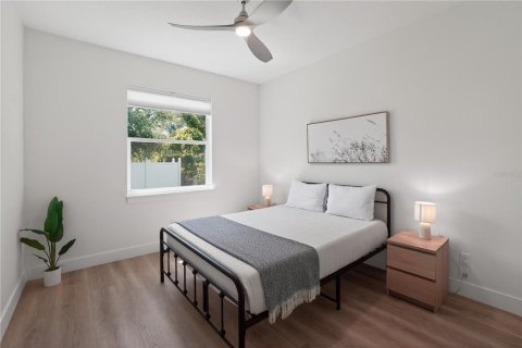 House in North Port, Florida 3 bedrooms, 169.64 sq.m. № 2231804 - photo 30