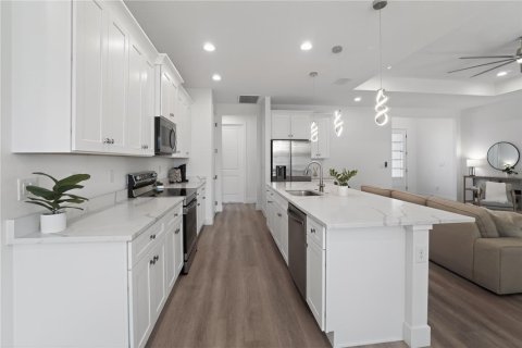 House in North Port, Florida 3 bedrooms, 169.64 sq.m. № 2231804 - photo 15