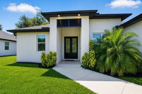 House in North Port, Florida 3 bedrooms, 169.64 sq.m. № 2231804 - photo 4