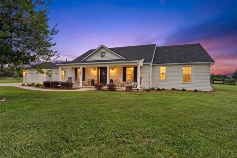 Casa en Spring Hill, Florida 4 dormitorios, 251.58 m2 № 2413613