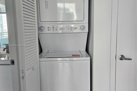 Купить кондоминиум в Майами, Флорида 2 спальни, 122.17м2, № 2088765 - фото 16