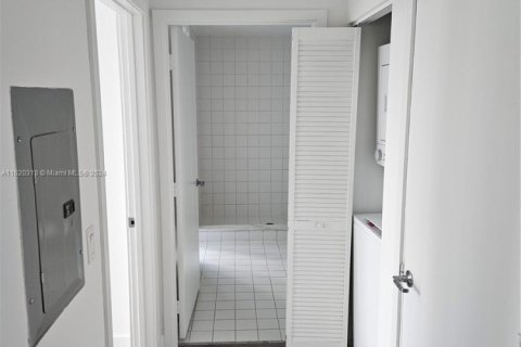 Купить кондоминиум в Майами, Флорида 2 спальни, 122.17м2, № 2088765 - фото 15