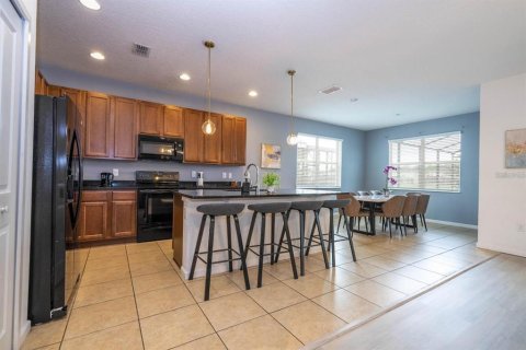 Villa ou maison à louer à Kissimmee, Floride: 5 chambres, 294.04 m2 № 2155892 - photo 7