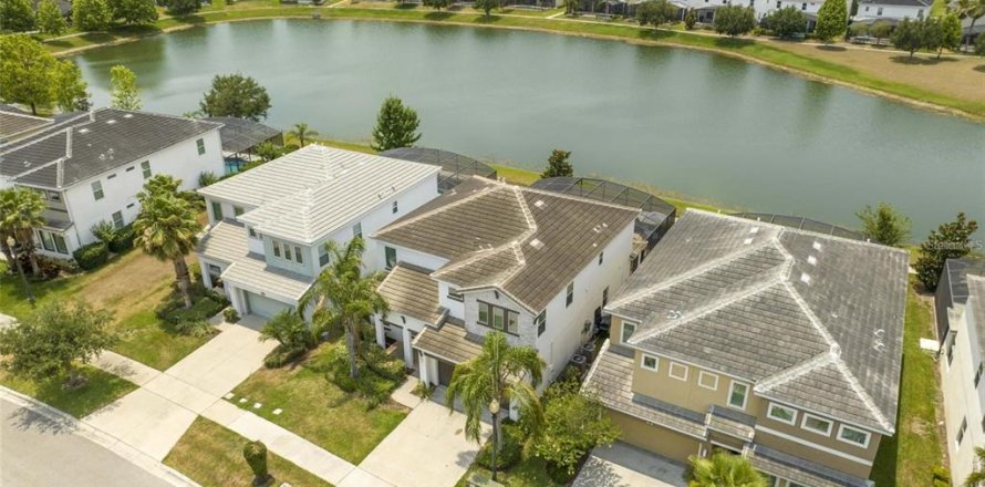 Villa ou maison à Kissimmee, Floride 5 chambres, 294.04 m2 № 2155892