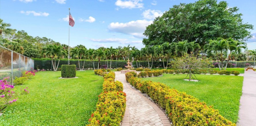 Condominio en Palm Springs, Florida, 2 dormitorios № 932509