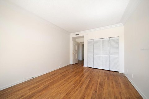 Condo in Belleair, Florida, 2 bedrooms  № 2134407 - photo 26