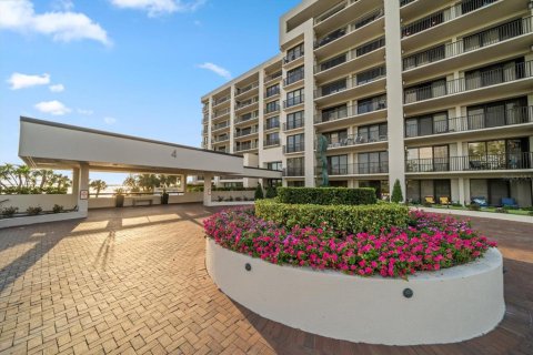 Condo in Belleair, Florida, 2 bedrooms  № 2134407 - photo 3