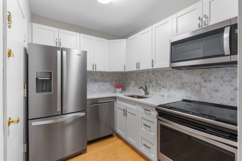 Condo in Fort Lauderdale, Florida, 1 bedroom № 2402468 - photo 2