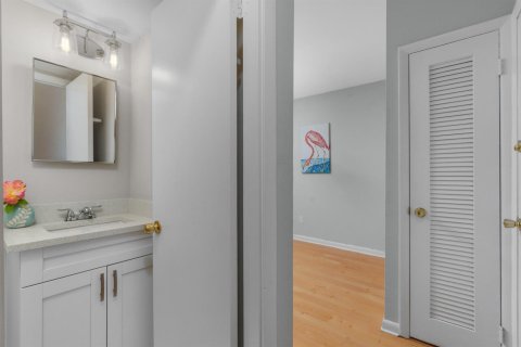 Condo in Fort Lauderdale, Florida, 1 bedroom № 2402468 - photo 14