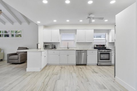 Villa ou maison à louer à Fort Lauderdale, Floride: 3 chambres, 241.55 m2 № 2146790 - photo 8