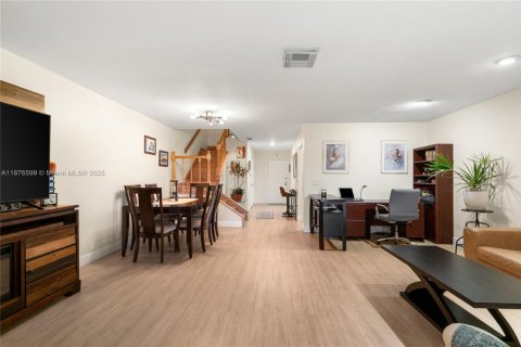 Townhouse in Boca Raton, Florida 2 bedrooms, 132.48 sq.m. № 1980672 - photo 18