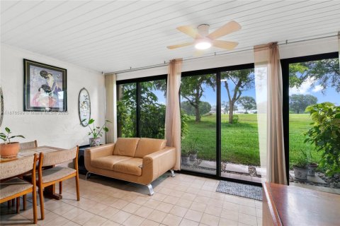 Townhouse in Boca Raton, Florida 2 bedrooms, 132.48 sq.m. № 1980672 - photo 23