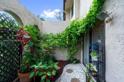 Townhouse in Boca Raton, Florida 2 bedrooms, 132.48 sq.m. № 1980672 - photo 5