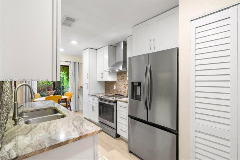 Townhouse in Boca Raton, Florida 2 bedrooms, 132.48 sq.m. № 1980672 - photo 8