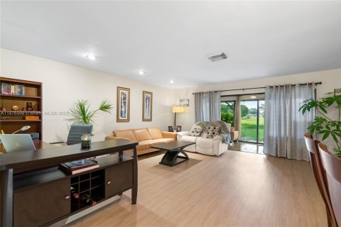 Townhouse in Boca Raton, Florida 2 bedrooms, 132.48 sq.m. № 1980672 - photo 16