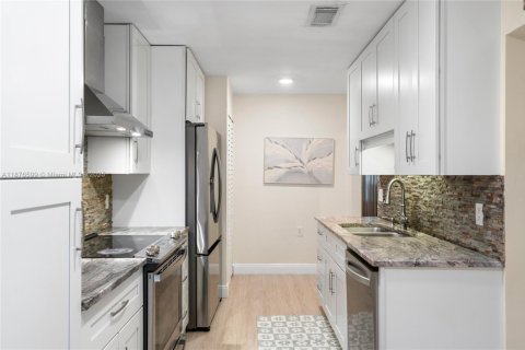 Townhouse in Boca Raton, Florida 2 bedrooms, 132.48 sq.m. № 1980672 - photo 7