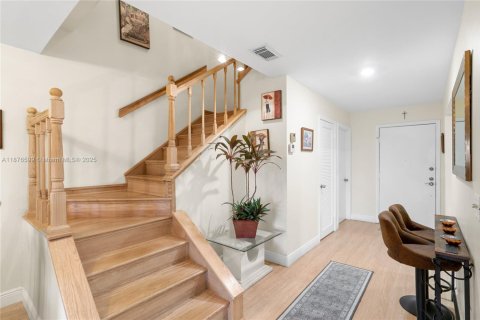 Townhouse in Boca Raton, Florida 2 bedrooms, 132.48 sq.m. № 1980672 - photo 27