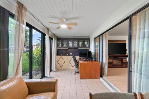Townhouse in Boca Raton, Florida 2 bedrooms, 132.48 sq.m. № 1980672 - photo 24
