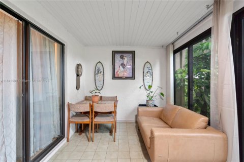 Townhouse in Boca Raton, Florida 2 bedrooms, 132.48 sq.m. № 1980672 - photo 25