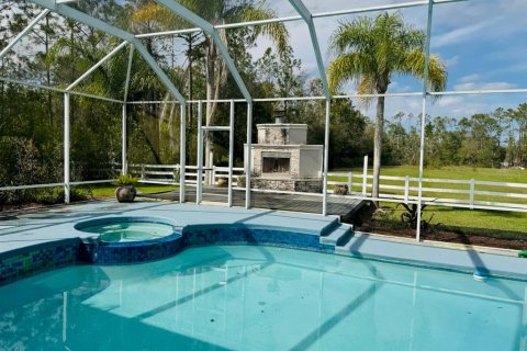 House in Ormond Beach, Florida 3 bedrooms, 223.06 sq.m. № 2218126 - photo 3