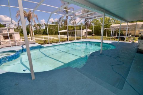 House in Ormond Beach, Florida 3 bedrooms, 223.06 sq.m. № 2218126 - photo 25