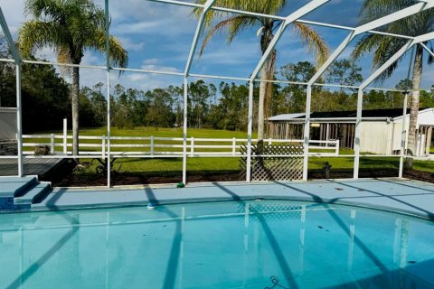 House in Ormond Beach, Florida 3 bedrooms, 223.06 sq.m. № 2218126 - photo 2