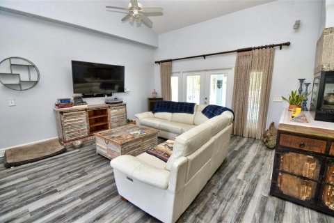 House in Ormond Beach, Florida 3 bedrooms, 223.06 sq.m. № 2218126 - photo 17