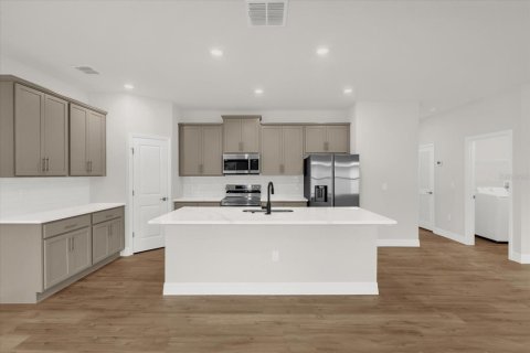 House in Ocala, Florida 4 bedrooms, 184.88 sq.m. № 1910572 - photo 8
