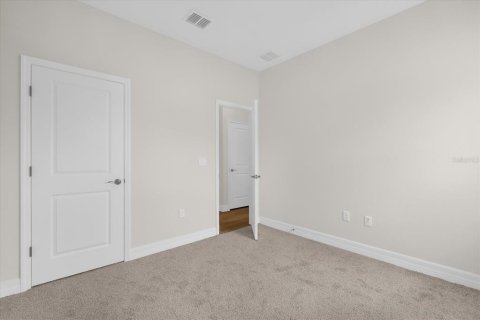 House in Ocala, Florida 4 bedrooms, 184.88 sq.m. № 1910572 - photo 15
