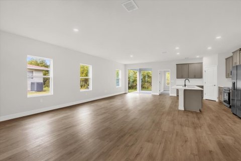 House in Ocala, Florida 4 bedrooms, 184.88 sq.m. № 1910572 - photo 11