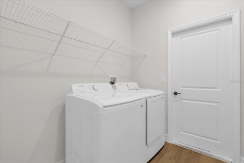 House in Ocala, Florida 4 bedrooms, 184.88 sq.m. № 1910572 - photo 26