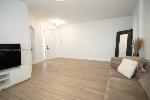 Villa ou maison à vendre à Miramar, Floride: 4 chambres, 174.47 m2 № 2080928 - photo 9