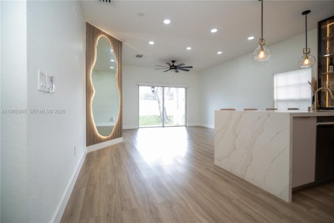 Villa ou maison à vendre à Miramar, Floride: 4 chambres, 174.47 m2 № 2080928 - photo 7
