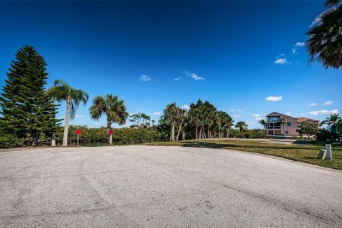 Land in Port Richey, Florida № 985580 - photo 15