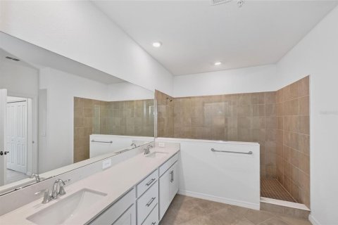 Condo in Lakewood Ranch, Florida, 3 bedrooms № 2217063 - photo 18