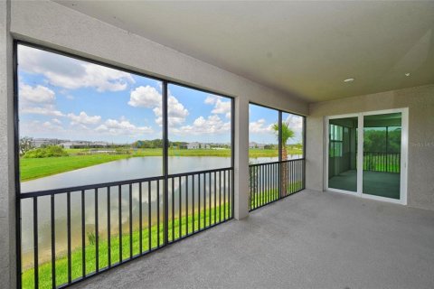 Condo in Lakewood Ranch, Florida, 3 bedrooms № 2217063 - photo 21