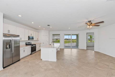 Condo in Lakewood Ranch, Florida, 3 bedrooms № 2217063 - photo 4