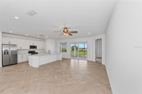 Condo in Lakewood Ranch, Florida, 3 bedrooms № 2217063 - photo 3